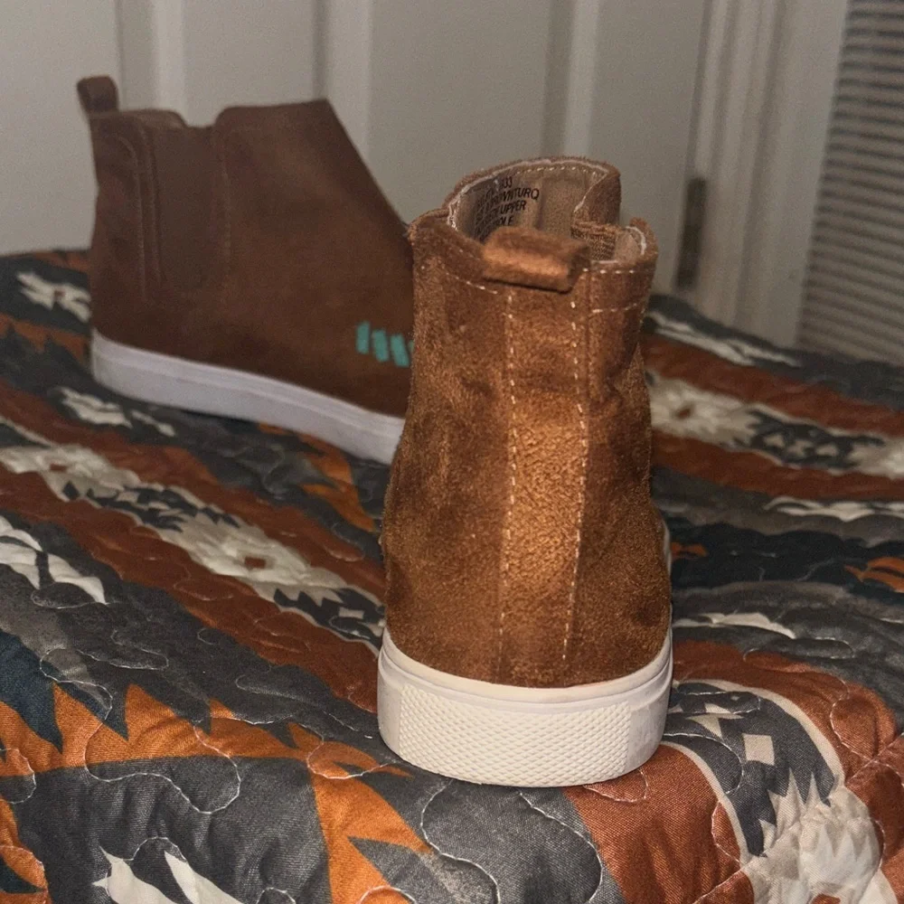 Crazy Train Brown Suede Ankle Boots with Blue Stitching - Picture 4 of 6